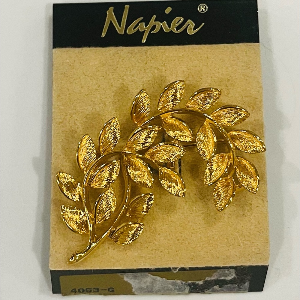 Vintage Napier Gold-Tone Leaf Brooch – Original Card, Mint Condition